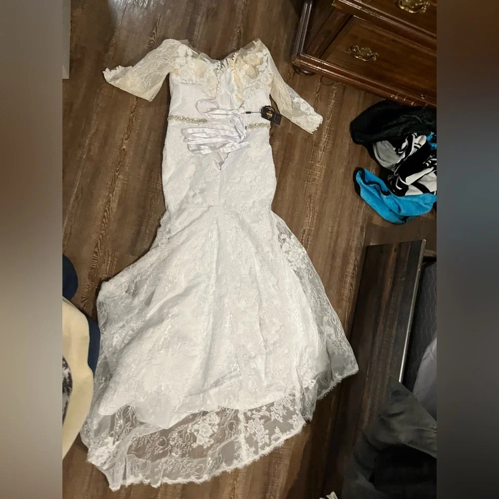 Clothfun wedding dress. Size 12. White - Picture 8 of 8